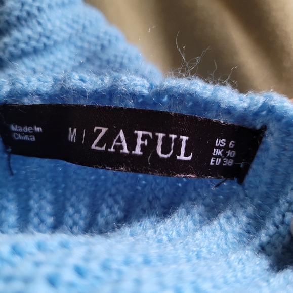 Cropped-Knit Sweater - Picture 4 of 4